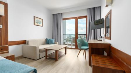 CAMERĂ DUBLĂ SUPERIOARĂ CU VEDERE LA PARC  Alua Helios Bay Obzor CAMERĂ DUBLĂ SUPERIOARĂ CU VEDERE LA PARC  Alua Helios Bay Obzor