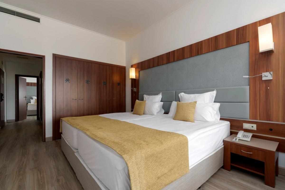 CAMERĂ FAMILIALĂ CU VEDERE LA PARC  Alua Helios Bay Obzor CAMERĂ FAMILIALĂ CU VEDERE LA PARC  Alua Helios Bay Obzor