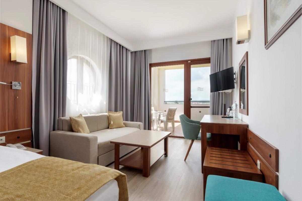 CAMERĂ FAMILIALĂ CU VEDERE LA PARC  Alua Helios Bay Obzor CAMERĂ FAMILIALĂ CU VEDERE LA PARC  Alua Helios Bay Obzor